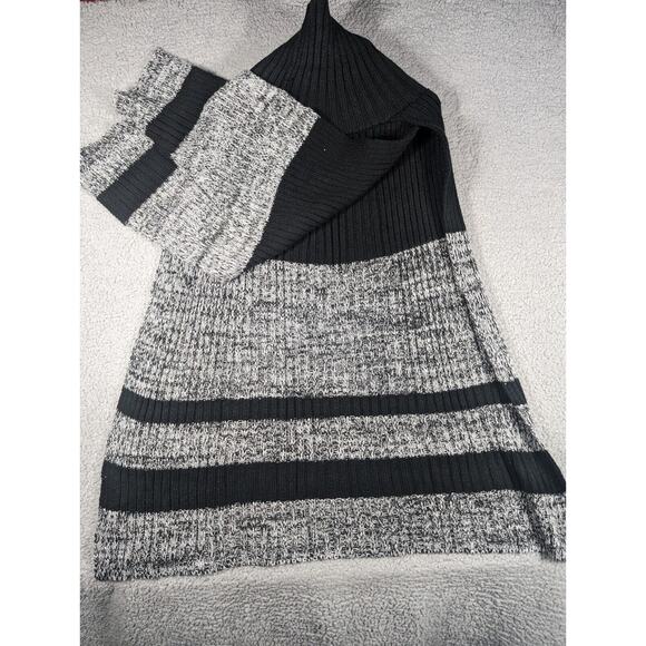 BCBGMaxAzria Poncho Womens One Size Black Grey Striped Sweater Poncho - NO TAG - Picture 2 of 6